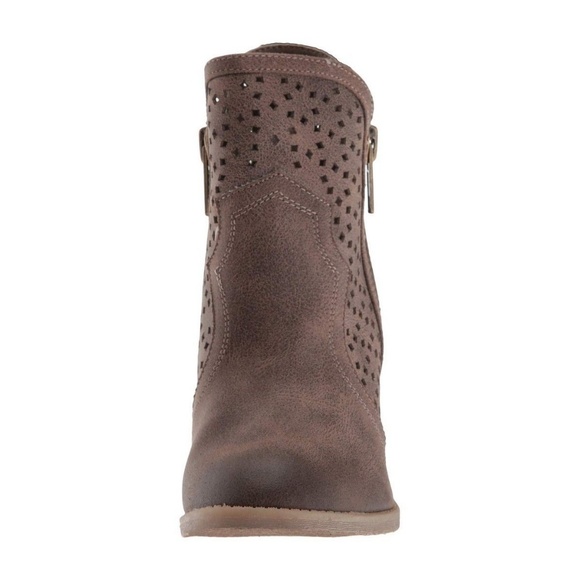 NWT Not Rated Gretchen Ankle Boots Taupe NRLB0385 - Picture 4 of 7